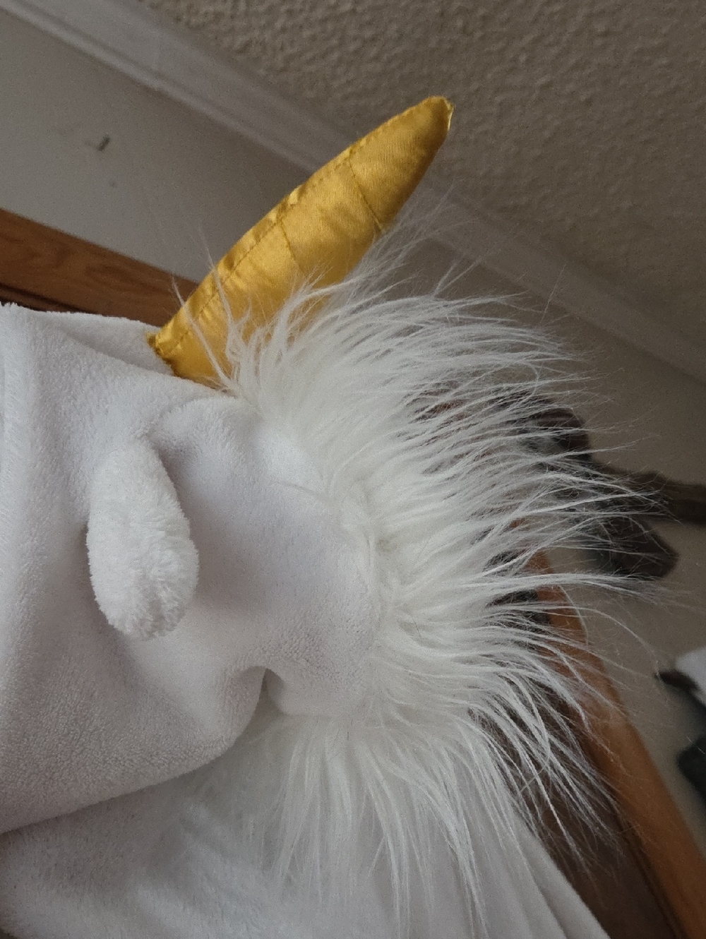 ThinkGeek Unicorn Robe - Picture 6 of 8